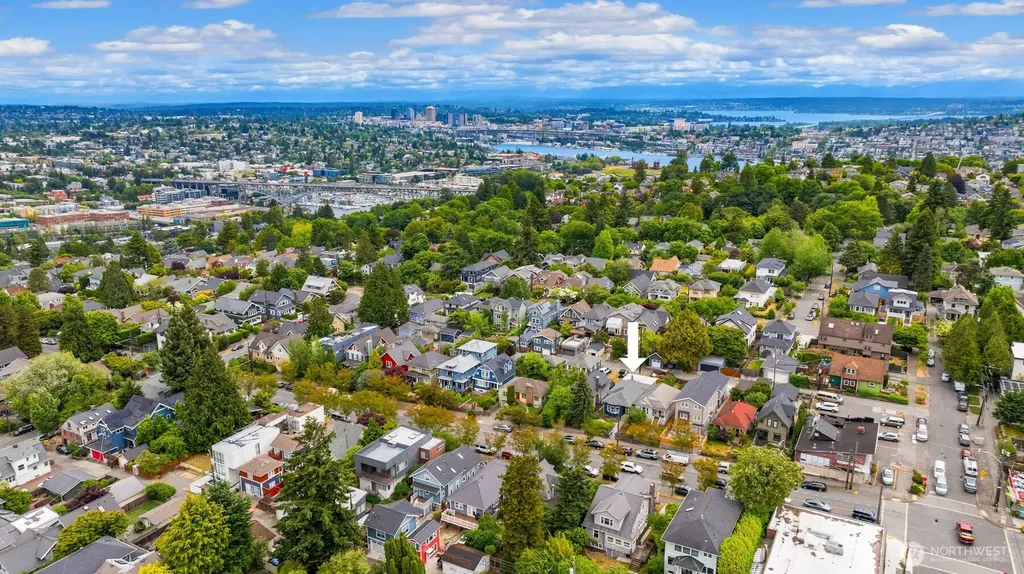 2418 Queen Anne Avenue N Seattle WA 98109