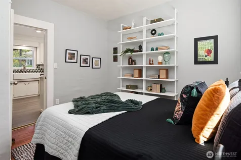 2418 Queen Anne Avenue N Seattle WA 98109