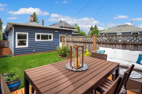 2418 Queen Anne Avenue N Seattle WA 98109