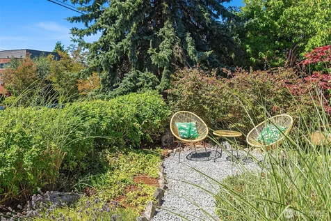 2418 Queen Anne Avenue N Seattle WA 98109