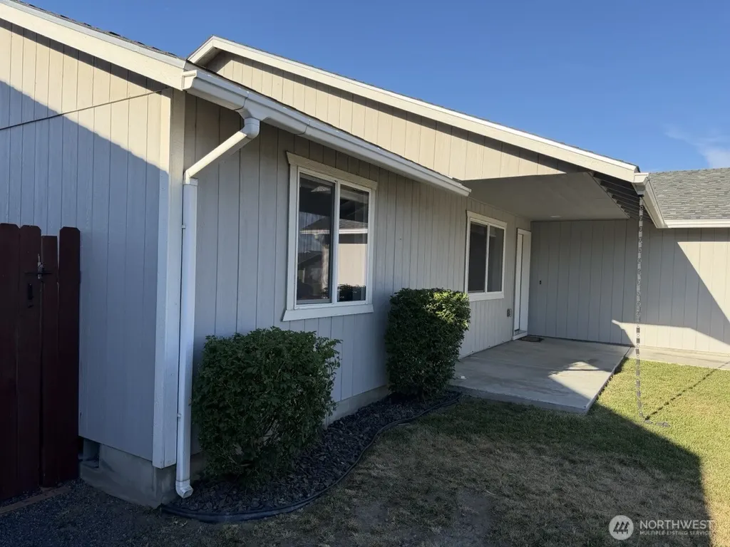 1316 W Electra Street Moses Lake WA 98837
