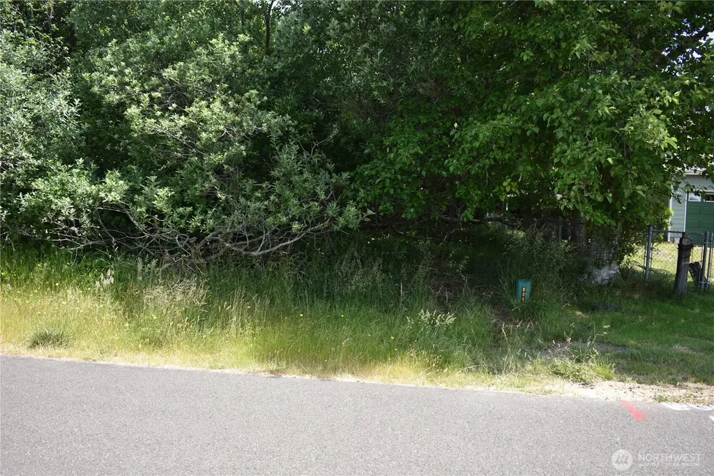 672 Island Circle SE Ocean Shores WA 98569