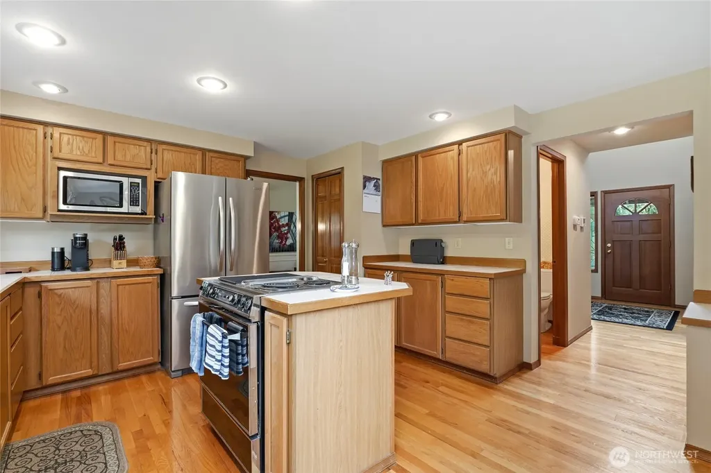 7634 116th Court SE Newcastle WA 98056