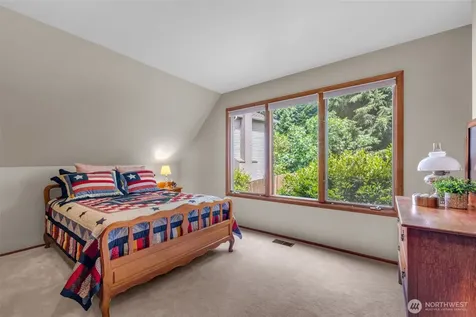 15454 SE 67th Street Bellevue WA 98006
