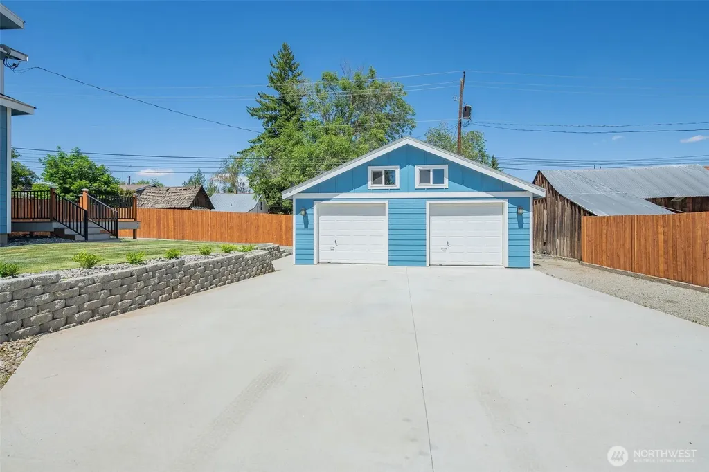 209 W Ash Street Waterville WA 98858