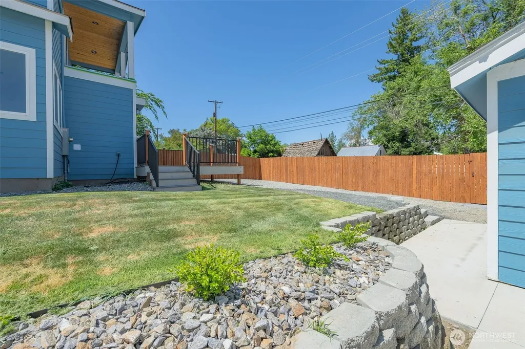 209 W Ash Street Waterville WA 98858