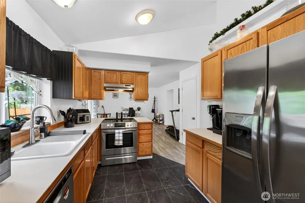 700 Kelsey Lane E Eatonville WA 98328