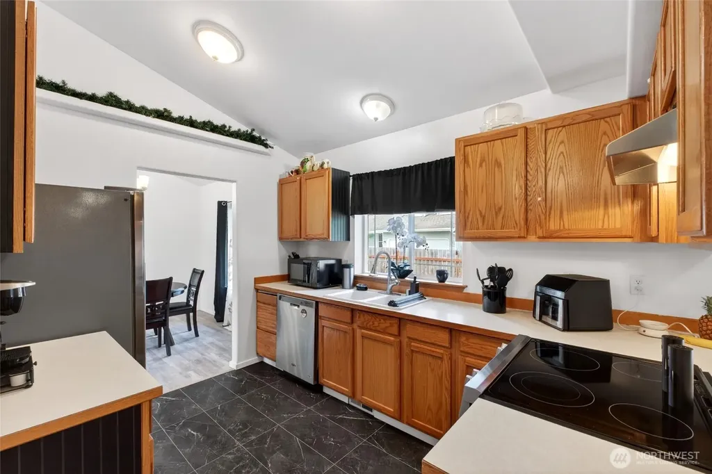 700 Kelsey Lane E Eatonville WA 98328