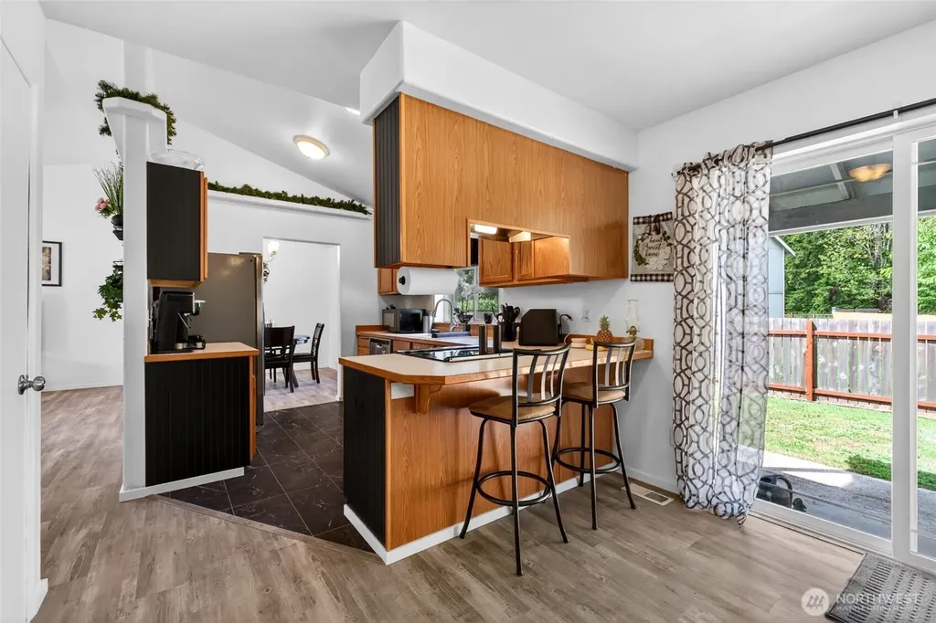700 Kelsey Lane E Eatonville WA 98328