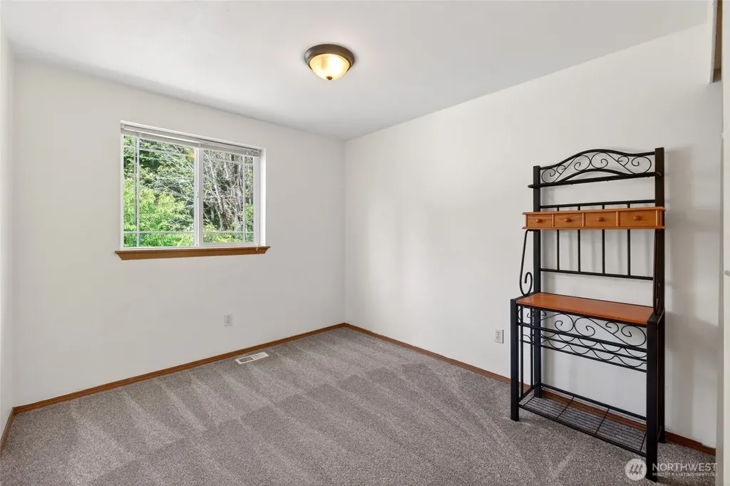 700 Kelsey Lane E Eatonville WA 98328