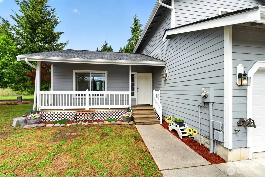 700 Kelsey Lane E Eatonville WA 98328