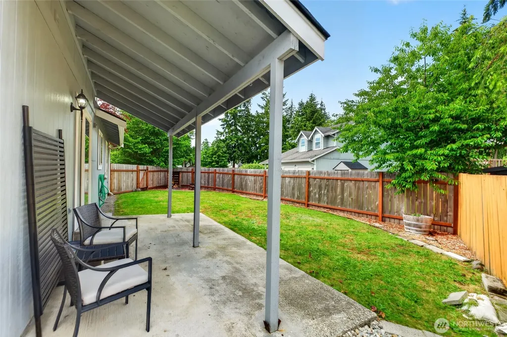 700 Kelsey Lane E Eatonville WA 98328