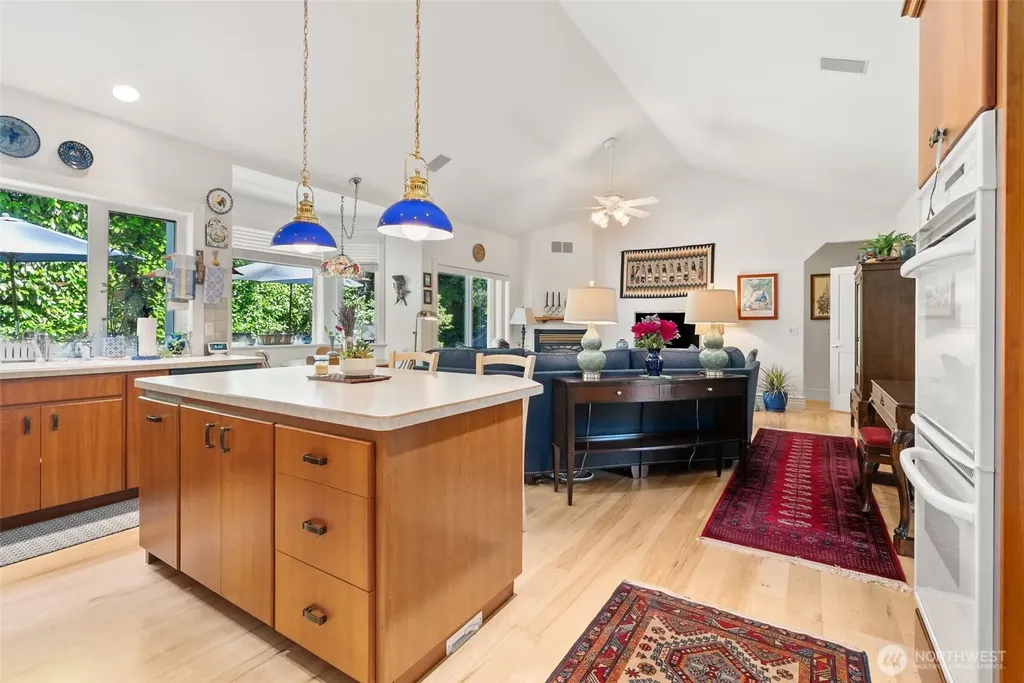 7201 Holly Hedge SW Lakewood WA 98499