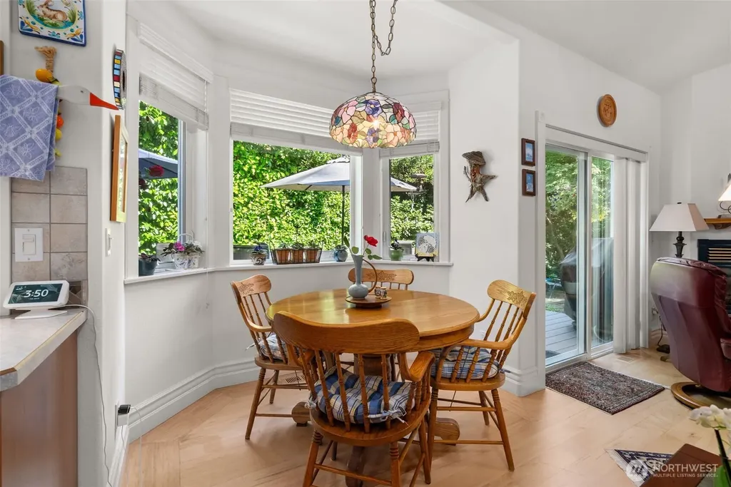 7201 Holly Hedge SW Lakewood WA 98499