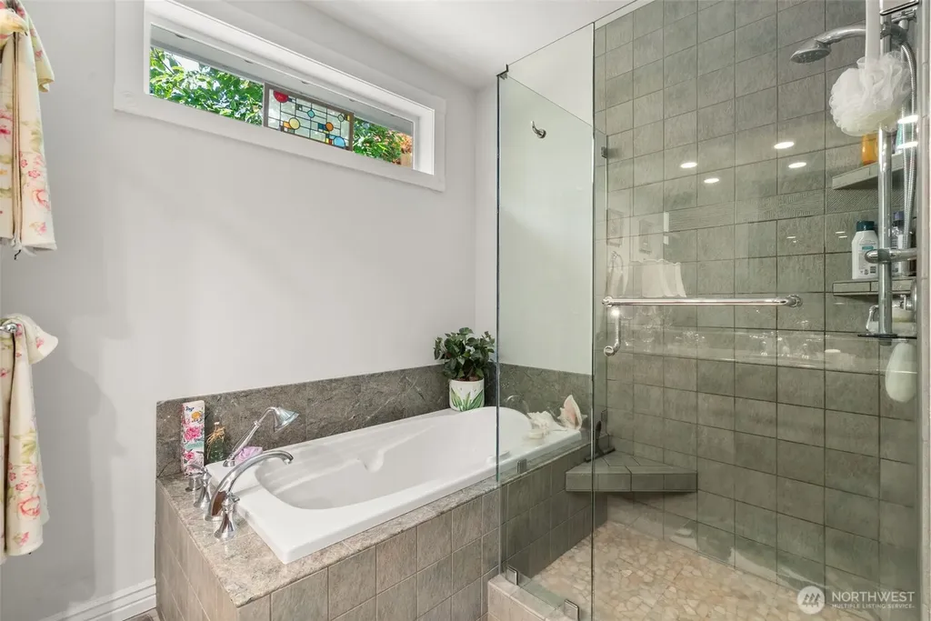 7201 Holly Hedge SW Lakewood WA 98499