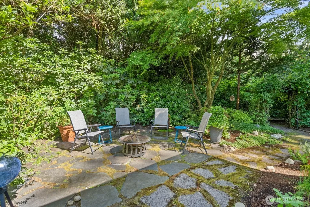 7201 Holly Hedge SW Lakewood WA 98499