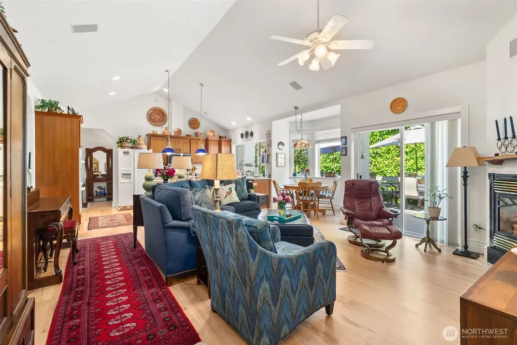 7201 Holly Hedge SW Lakewood WA 98499