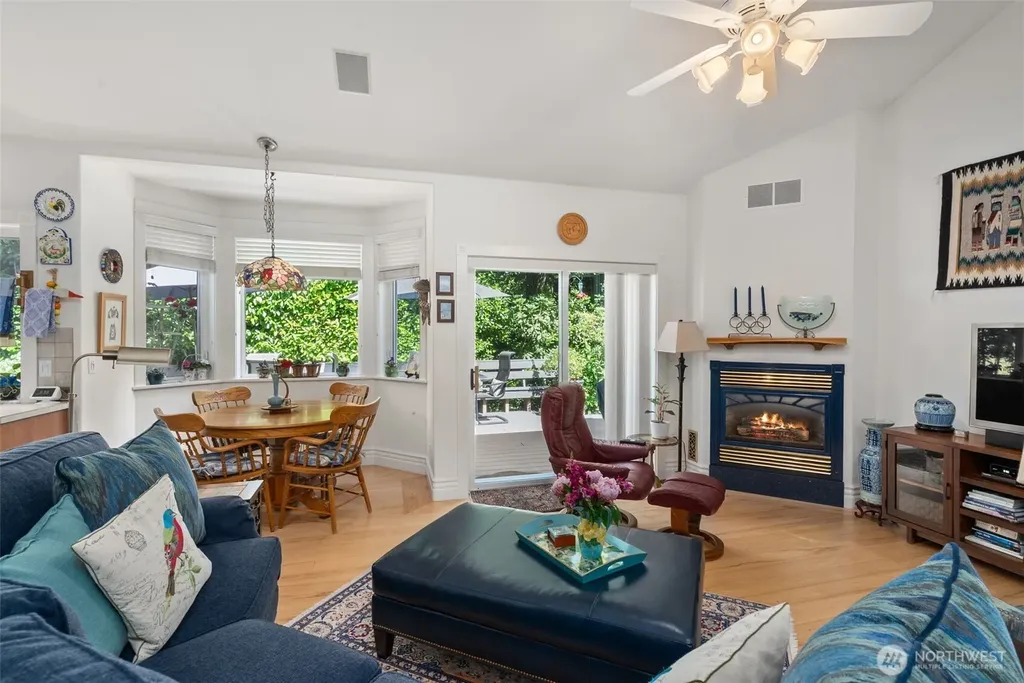 7201 Holly Hedge SW Lakewood WA 98499