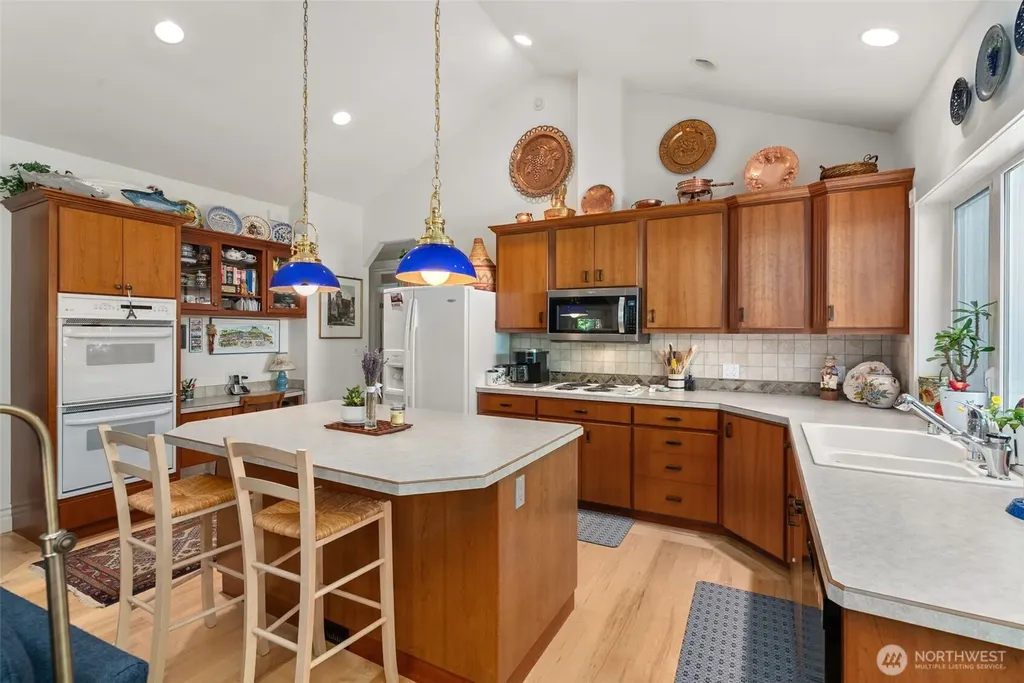 7201 Holly Hedge SW Lakewood WA 98499