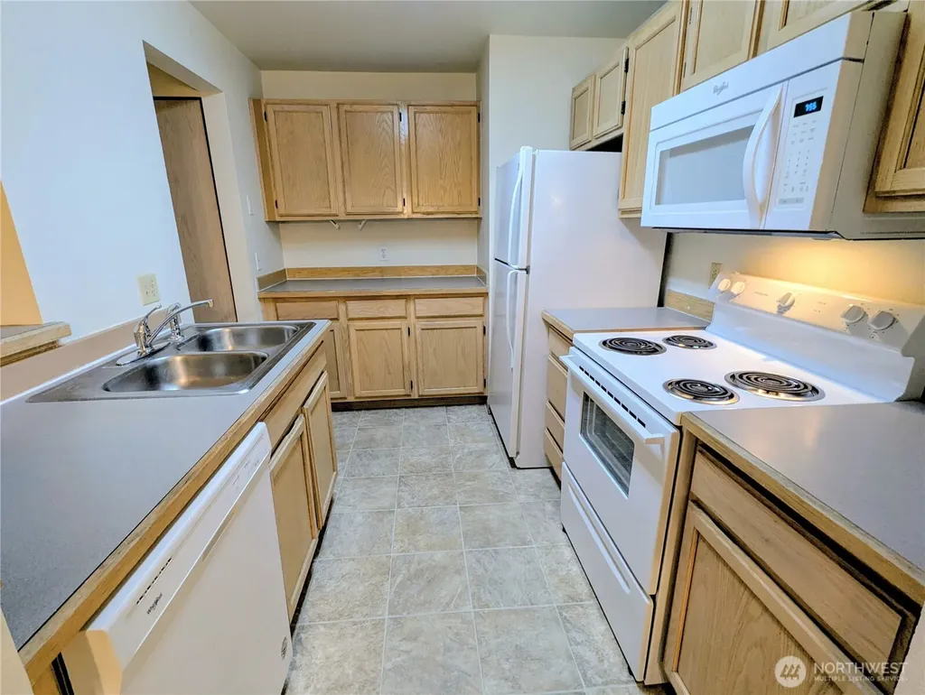 9825 18th Avenue W Everett WA 98204