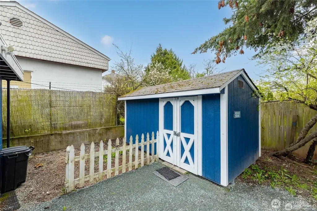 117 N Third Street La Conner WA 98257