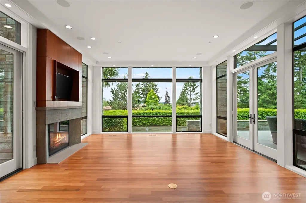 9632 Lake Washington Blvd NE Bellevue WA 98004