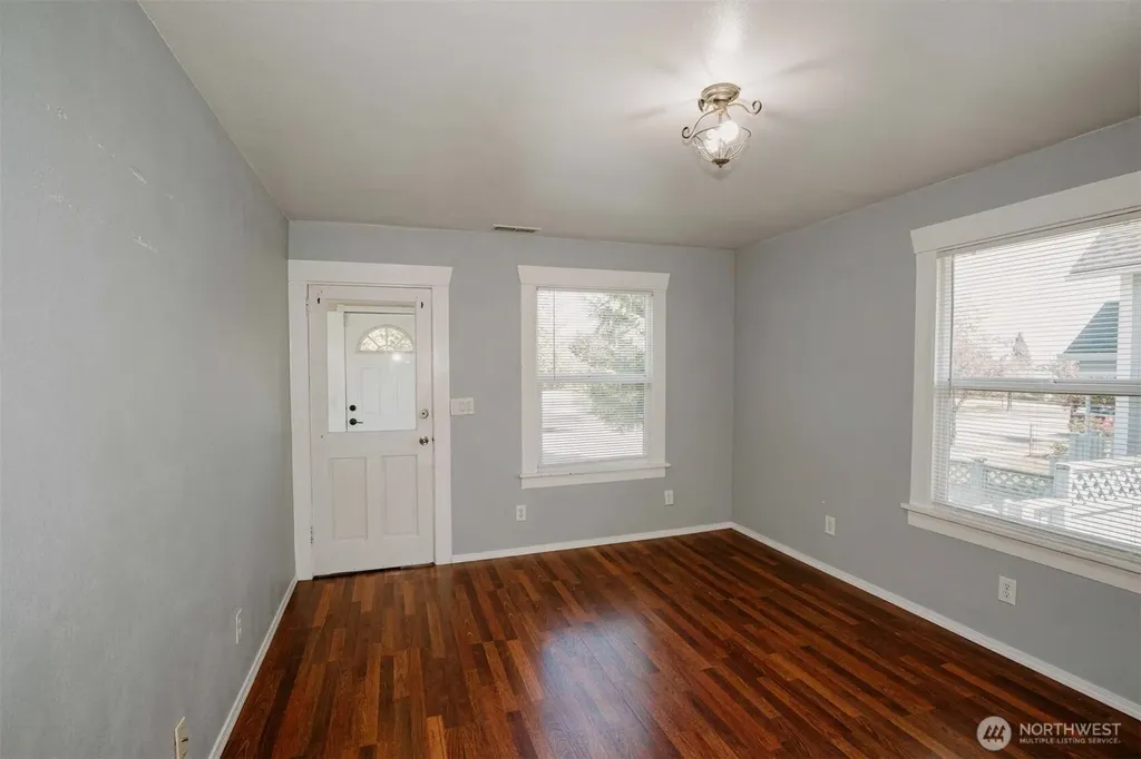 2218 Summit Avenue Everett WA 98201