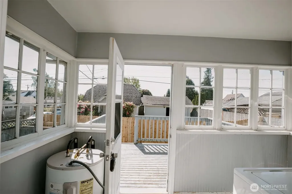 2218 Summit Avenue Everett WA 98201