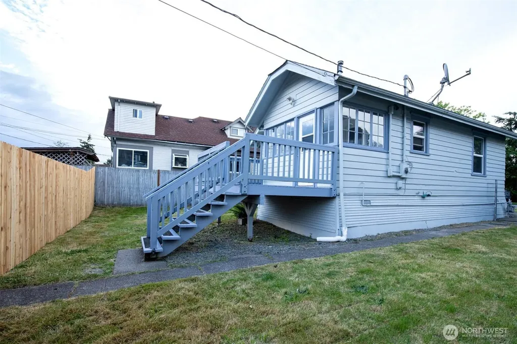 2218 Summit Avenue Everett WA 98201