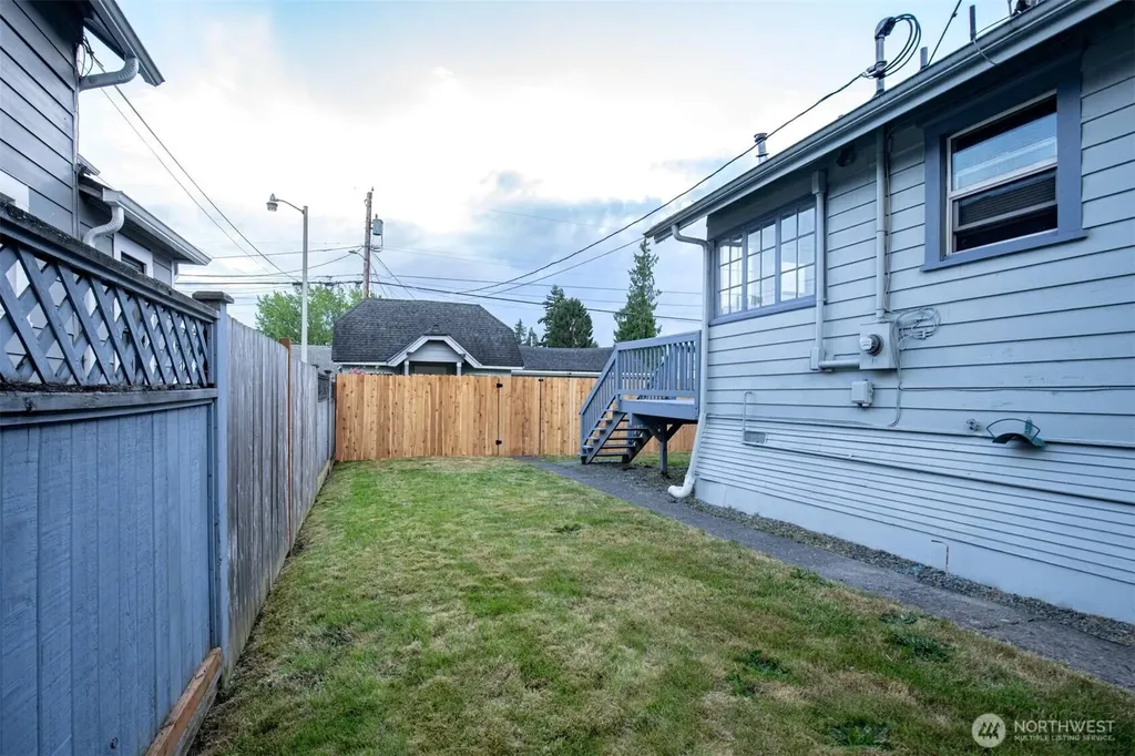 2218 Summit Avenue Everett WA 98201