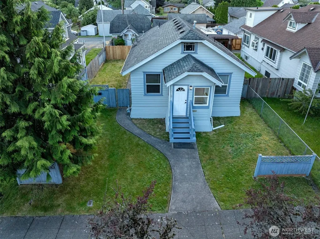 2218 Summit Avenue Everett WA 98201