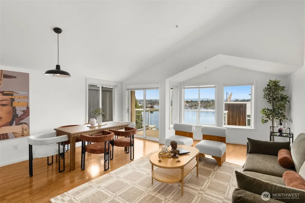 2432 Dexter Avenue N Seattle WA 98109