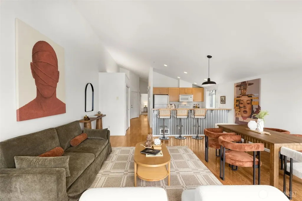 2432 Dexter Avenue N Seattle WA 98109