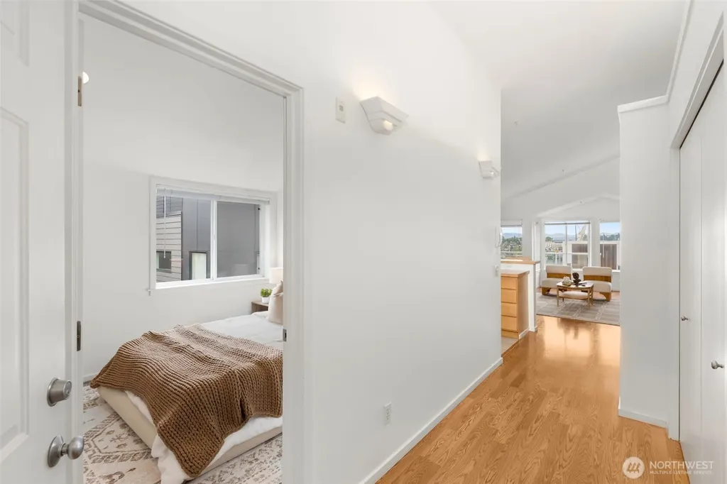 2432 Dexter Avenue N Seattle WA 98109