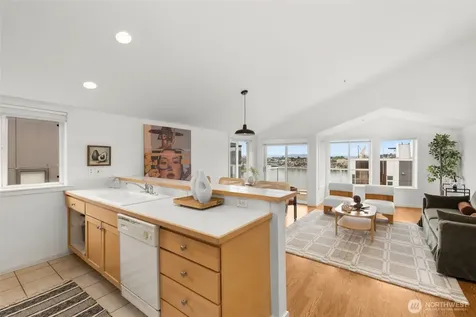 2432 Dexter Avenue N Seattle WA 98109
