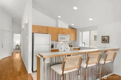 2432 Dexter Avenue N Seattle WA 98109