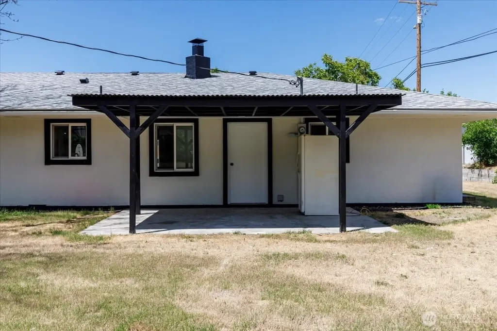 1013 River Drive Coulee Dam WA 99116