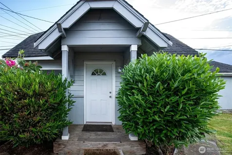 2220 Summit Avenue Everett WA 98201
