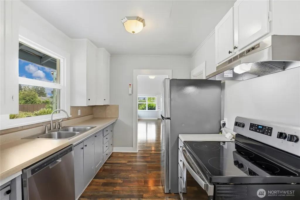 1512 Naval Avenue Bremerton WA 98312