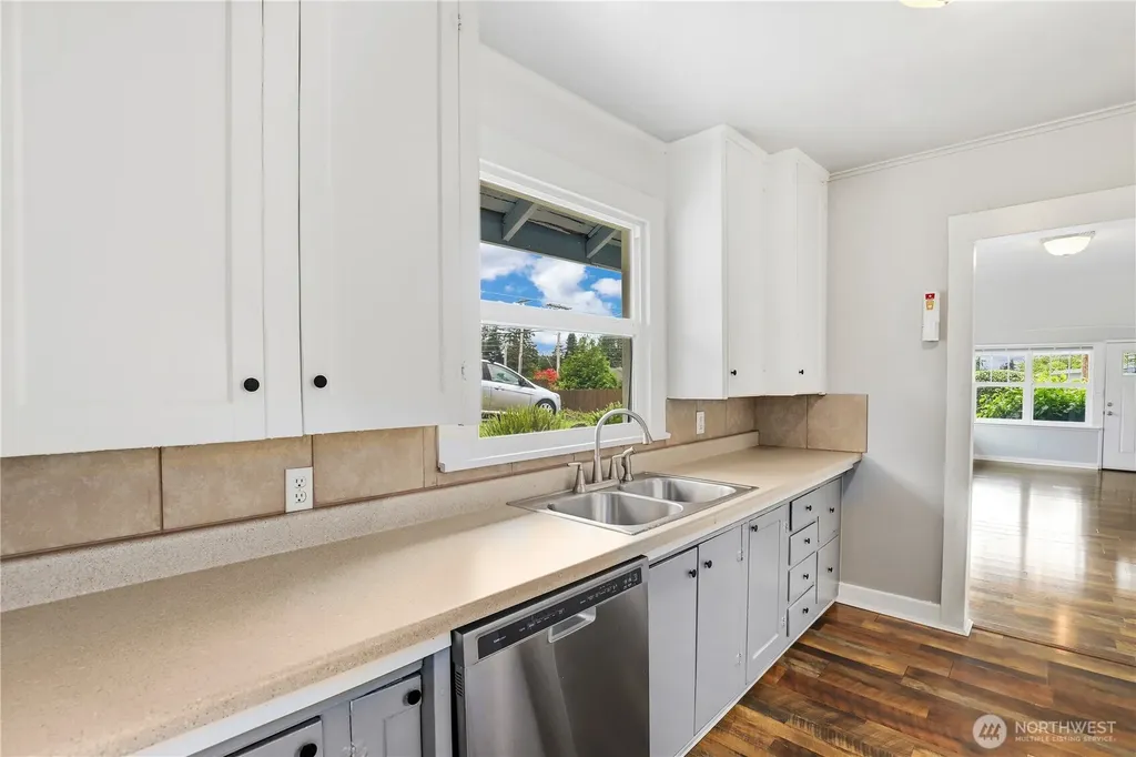 1512 Naval Avenue Bremerton WA 98312