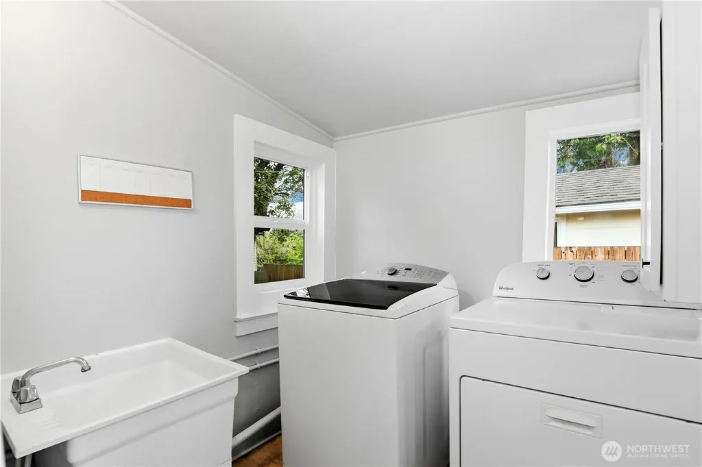 1512 Naval Avenue Bremerton WA 98312