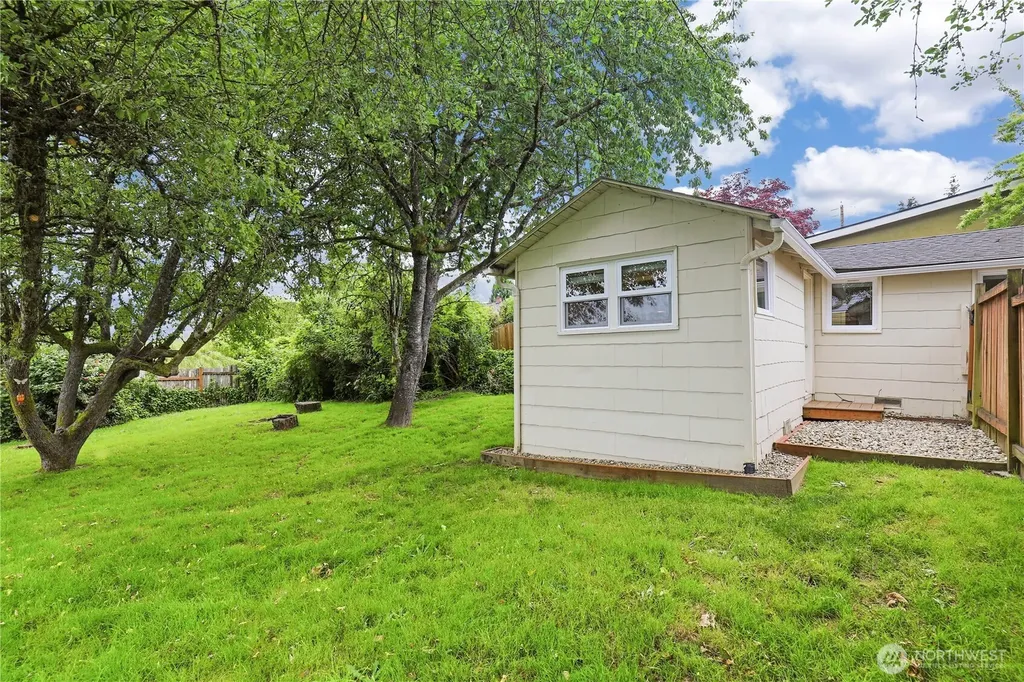 1512 Naval Avenue Bremerton WA 98312