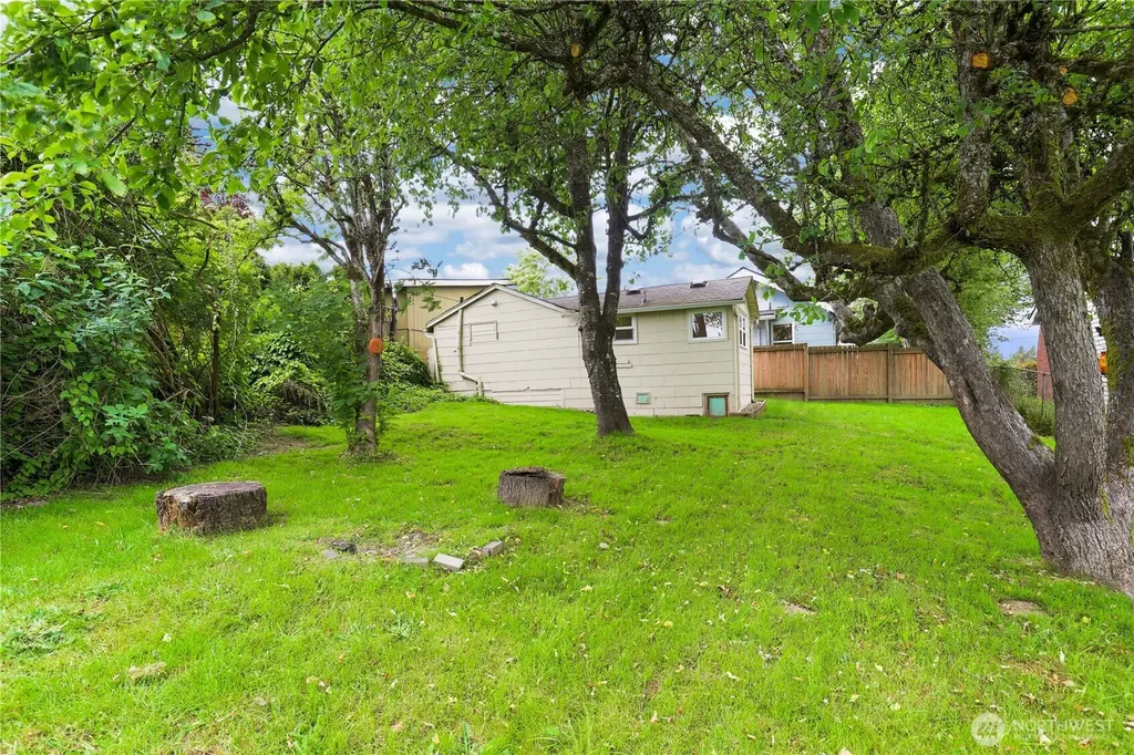 1512 Naval Avenue Bremerton WA 98312