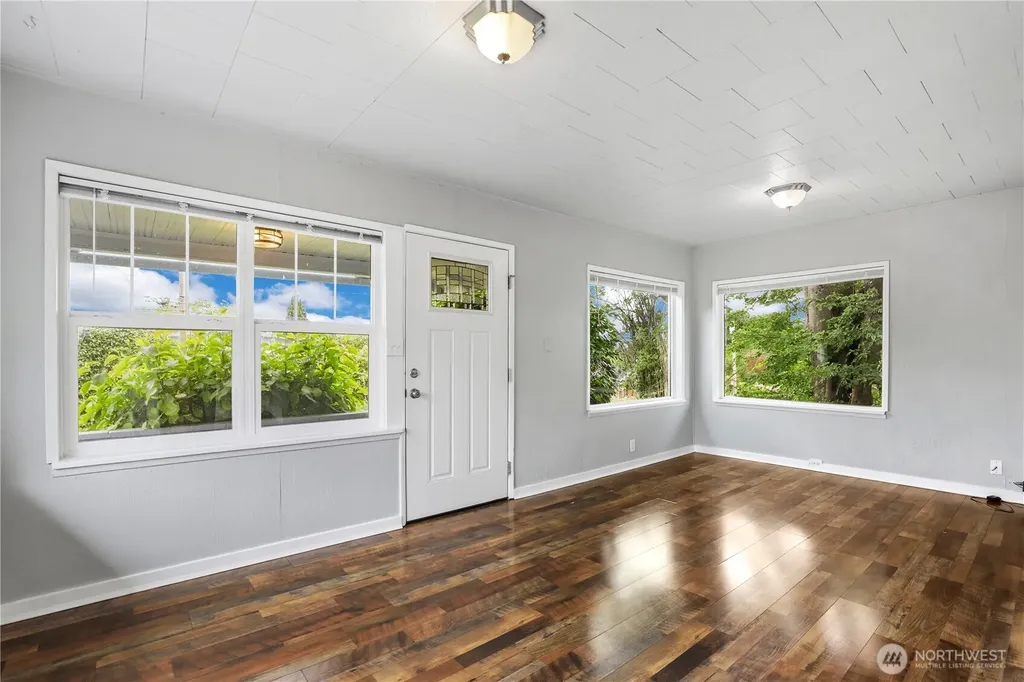 1512 Naval Avenue Bremerton WA 98312