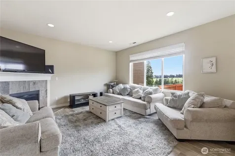 15514 79th Avenue E Puyallup WA 98375