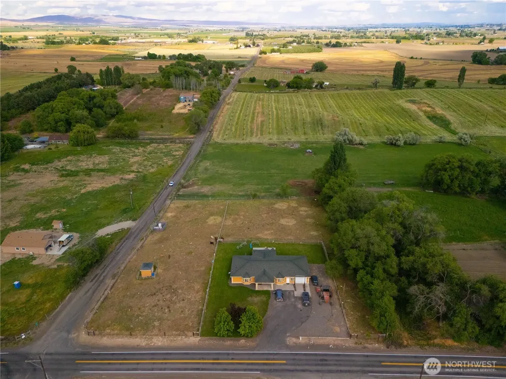 1811 Beam Road Granger WA 98932