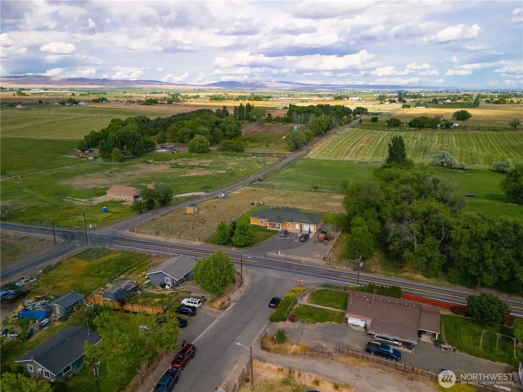 1811 Beam Road Granger WA 98932