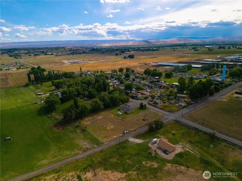 1811 Beam Road Granger WA 98932