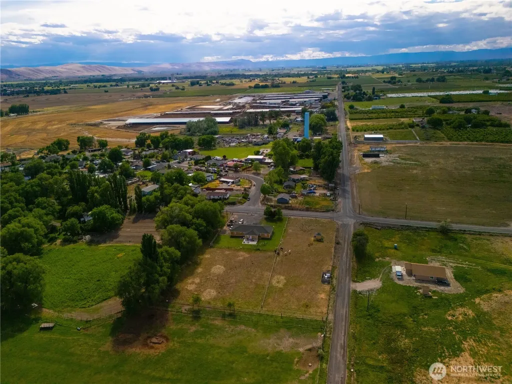 1811 Beam Road Granger WA 98932