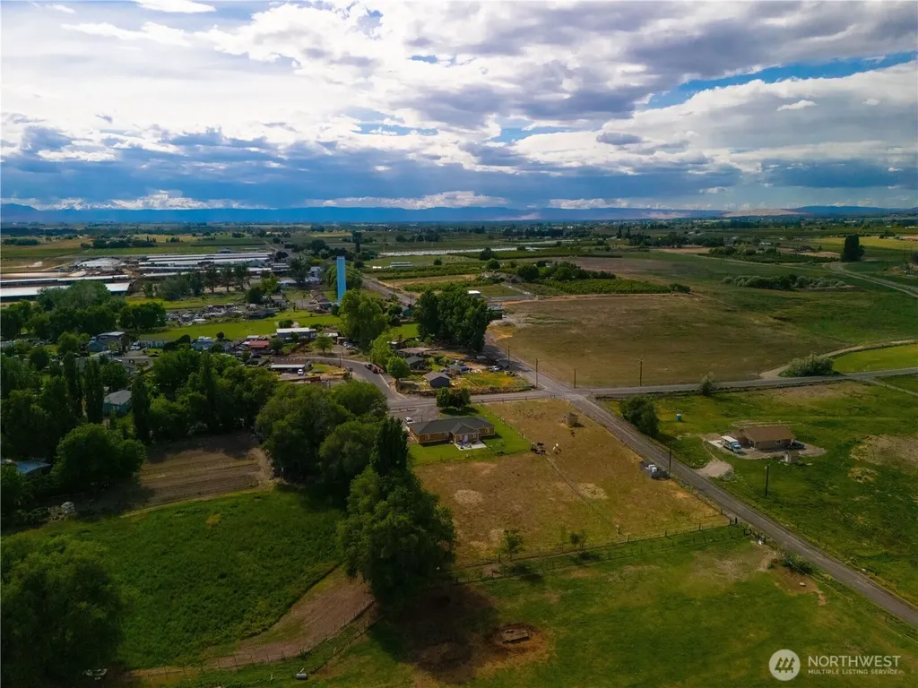 1811 Beam Road Granger WA 98932